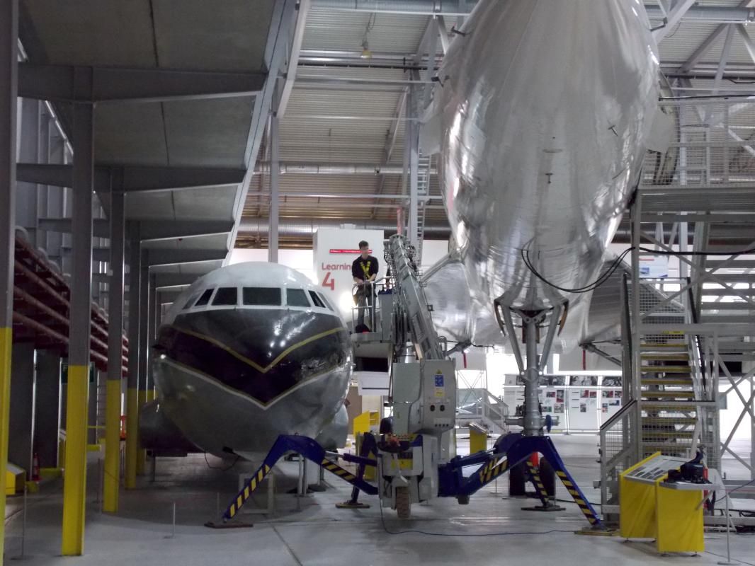 Falcon FS290 :: Paramount Platforms